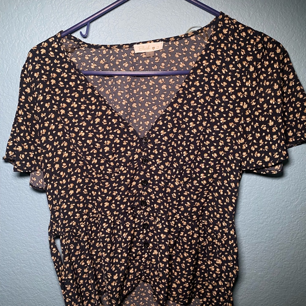 Wild Fable Brown Fitted Blouse with Notched Collar and Short Sleeves